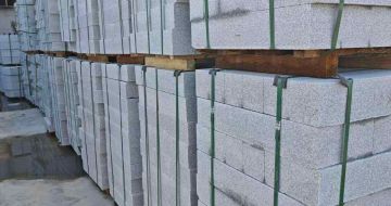 鞍山芝麻白路牙石，路侧石