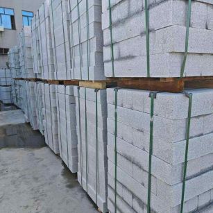 鞍山芝麻白路牙石，路侧石