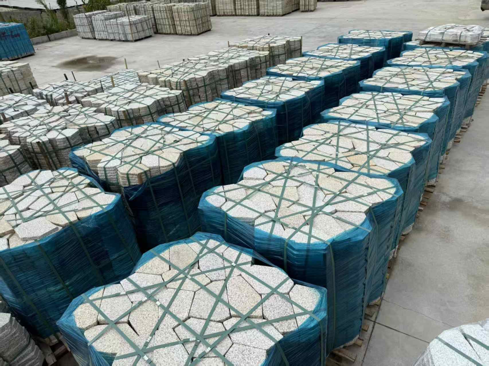 鞍山黄金麻冰裂纹 碎拼