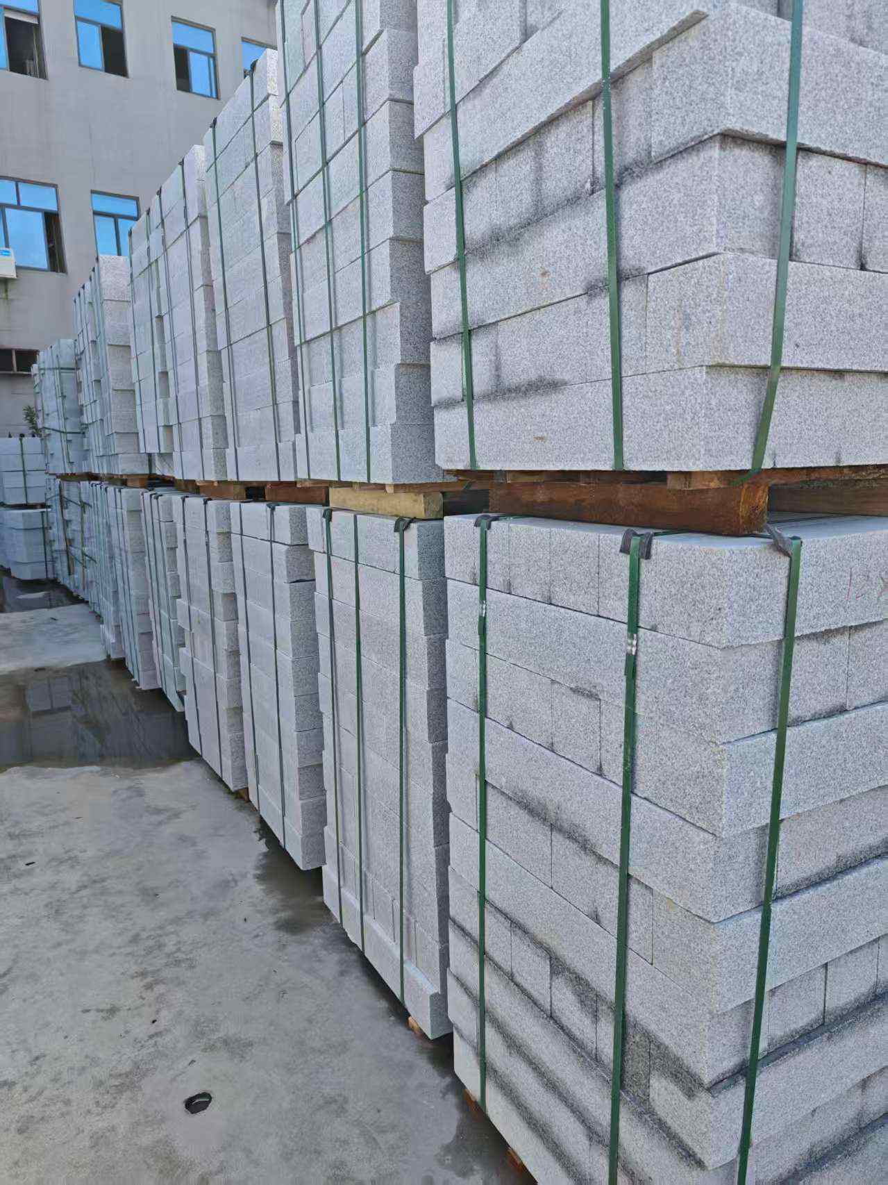 鞍山芝麻白路牙石，路侧石