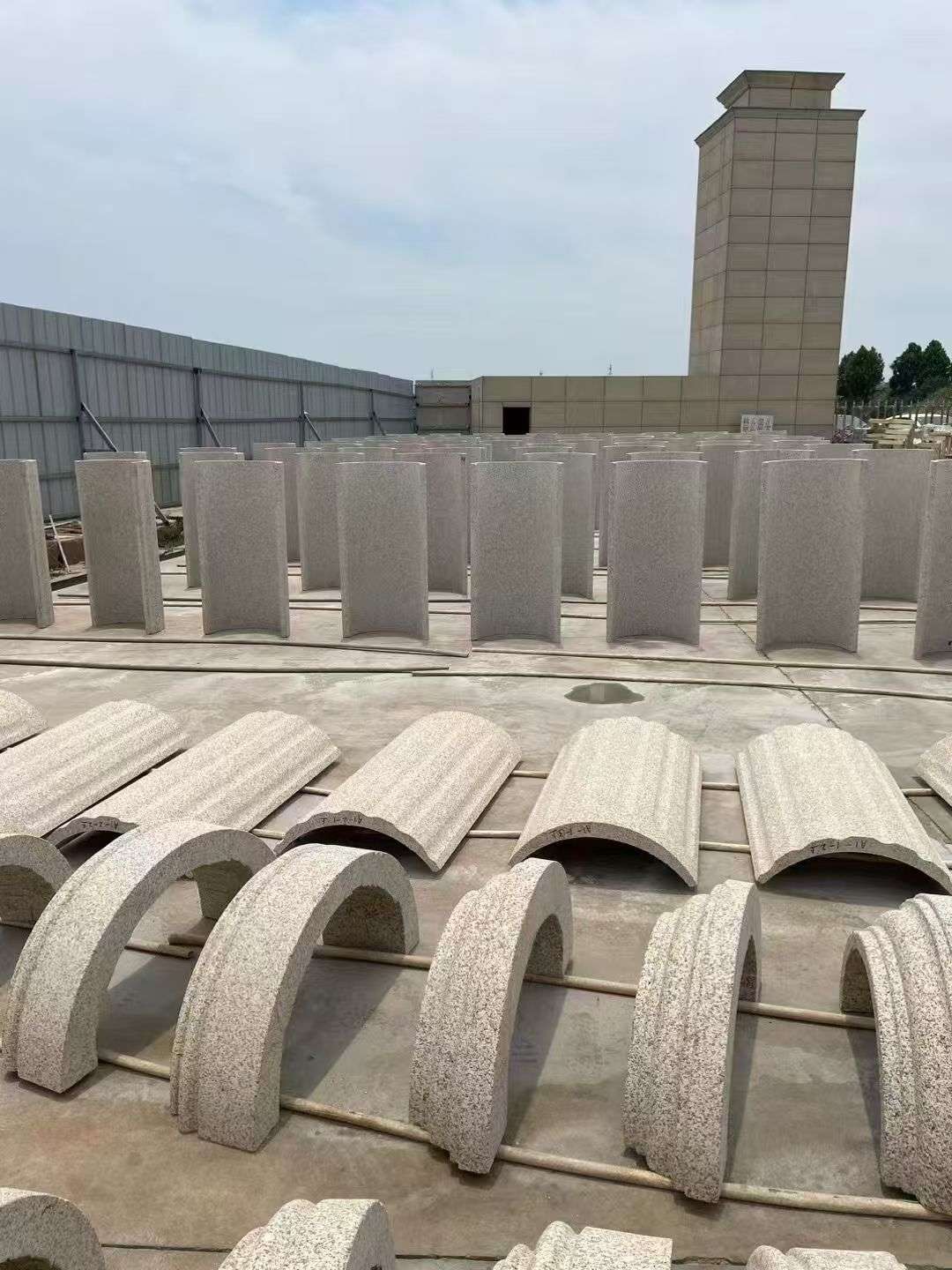 鞍山黄金麻别墅柱皮 异形 线条定制